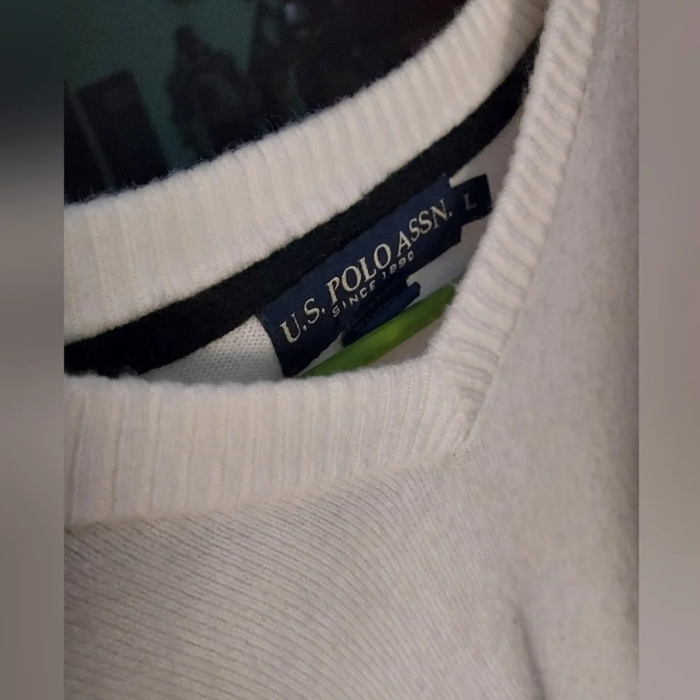 White Sweater - Picture 2 of 3